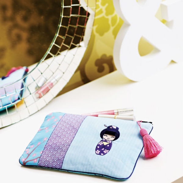 creative™ PETITE SQUARE HOOP